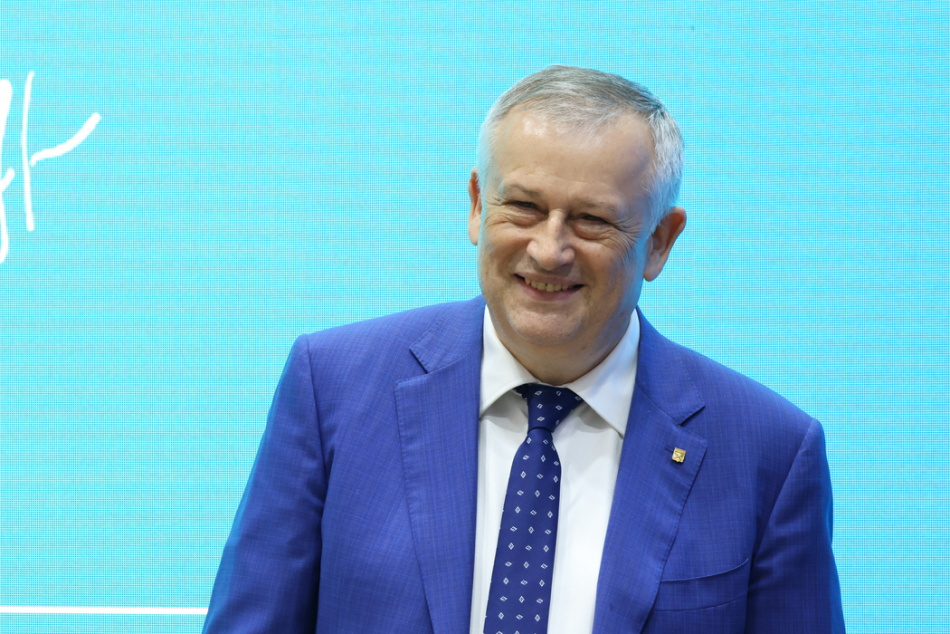 Губернатор Ленобласти проведет прямую линию для жителей региона